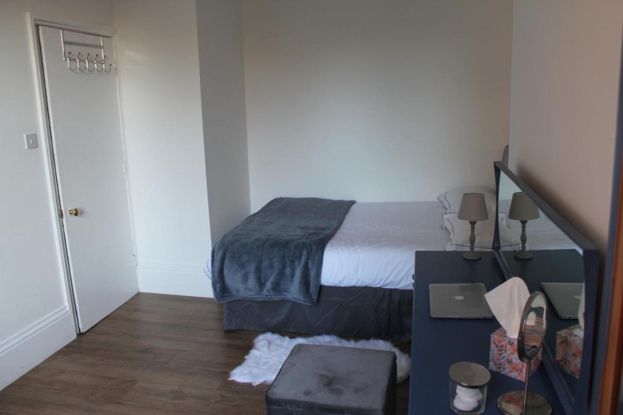 Canterbury Accommodations With Free Car Park Onsite And High Speed Wifi Exterior foto