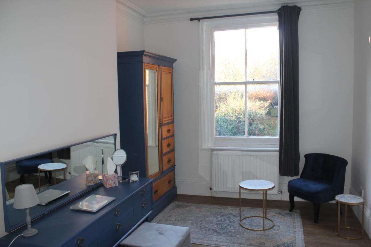Canterbury Accommodations With Free Car Park Onsite And High Speed Wifi Exterior foto